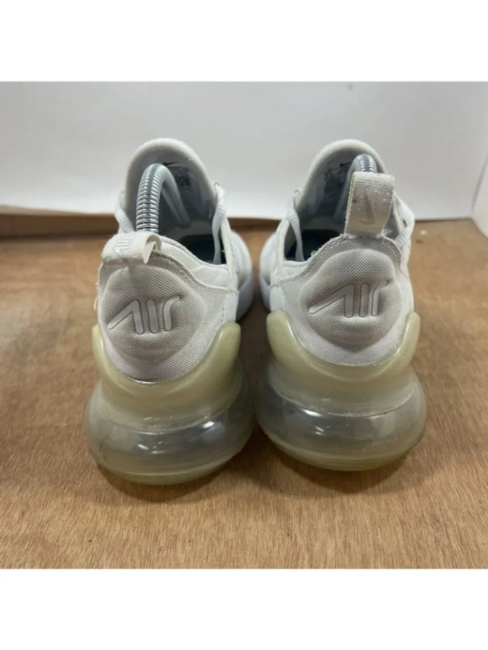 Nike Air Max 270 Women’s Size 8 White Running Shoes Sneakers 943345-103